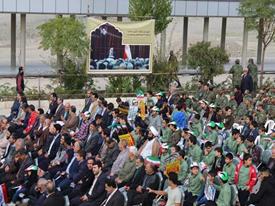 حضور کارمندان و دانشجویان دانشگاه آزاد اسلامی واحد سما اندیشه در مراسم 13 آبان شهر اندیشه